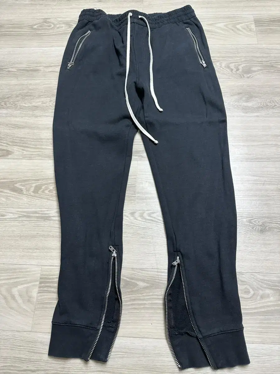 Fog x pacsun essential zippered sweatpants (p.o. fog x pacsun)