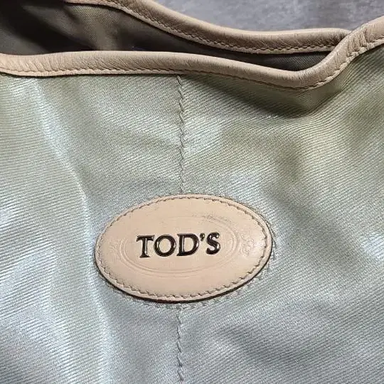 TODS 토즈   토드 앤 숄더 . 크로스백