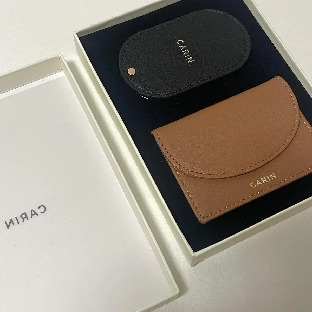 Karin kard wallet + hand mirror