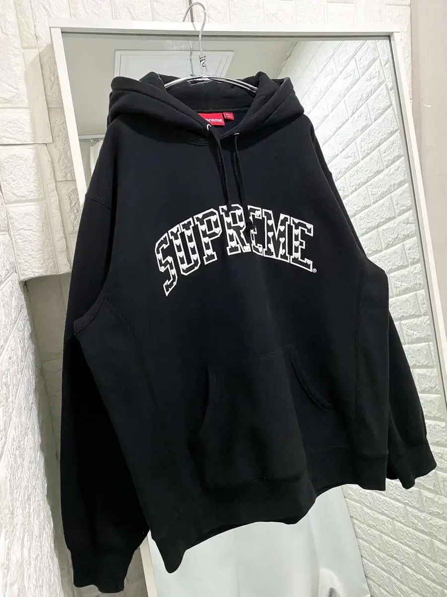 Supreme Heart Arc Hooded Sweatshirt SS21