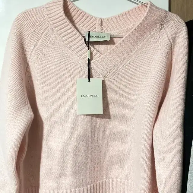 (새상품) 우마뭉 Wool cashmere vneck pullover