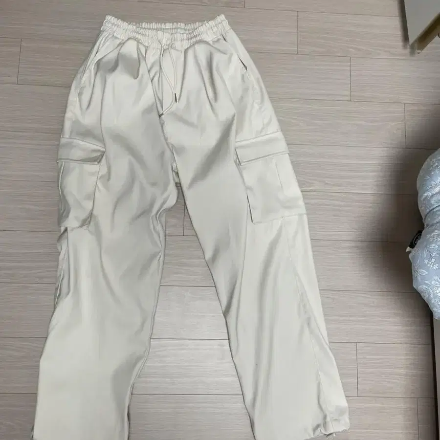 Wide String Cargo Slacks Pants - Ivory M