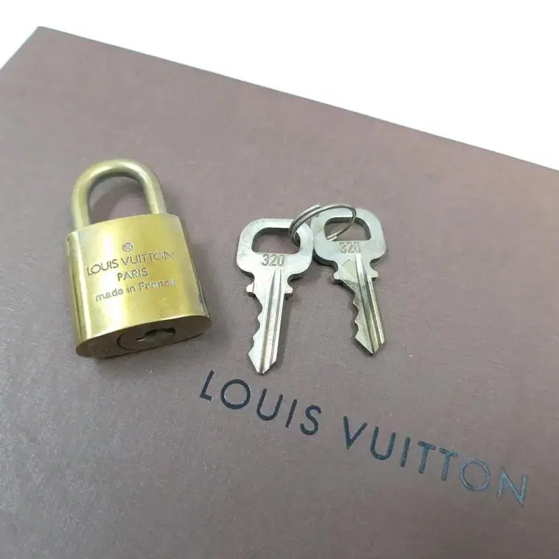 LOUIS VUITTON 루이비통 자물쇠 열쇠2개 카데나 320 A079