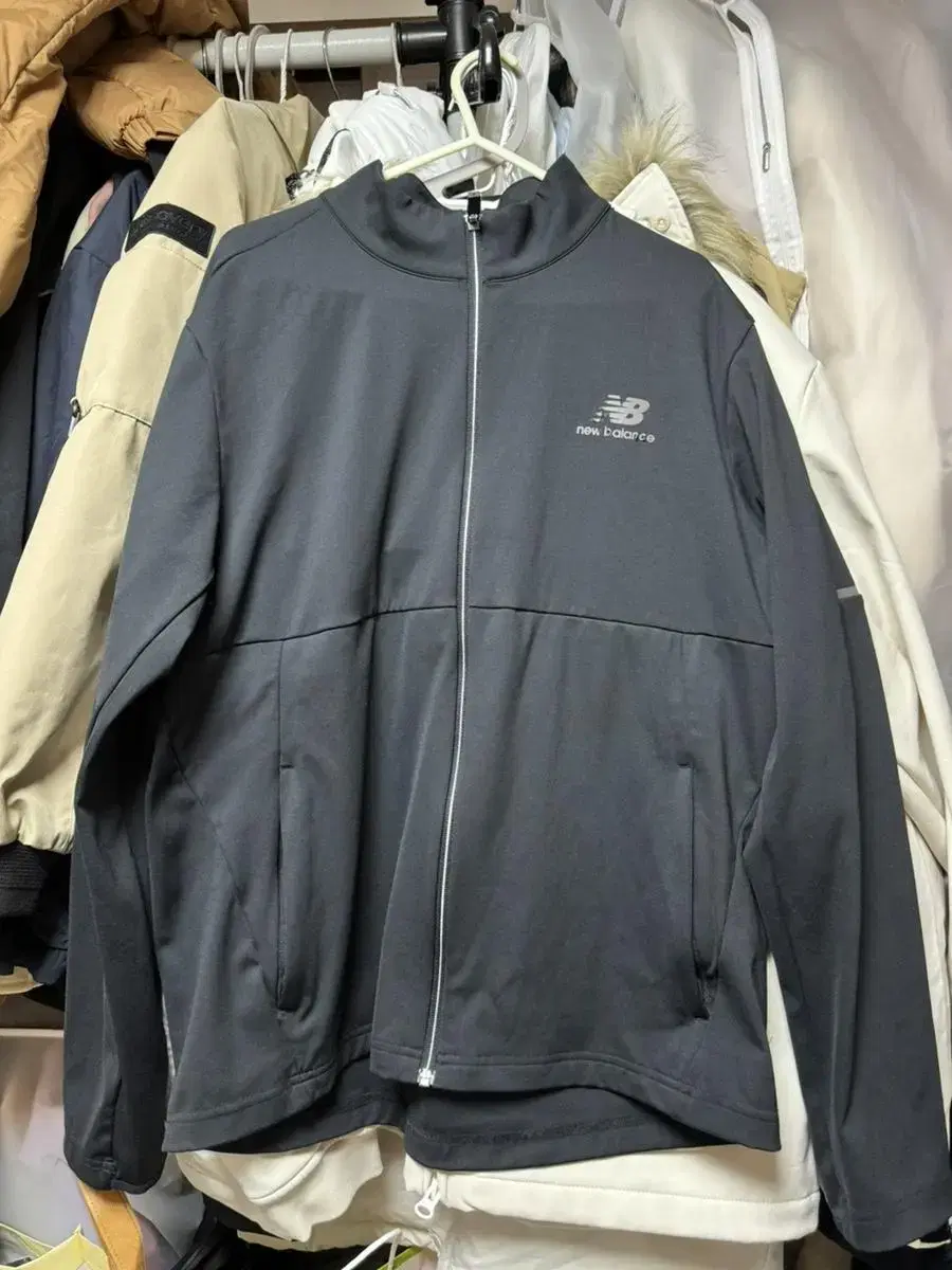 New Balance Seasonless Training Zip-up Jacket Size 105