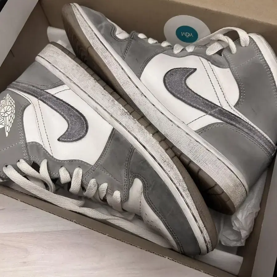 (W) Jordan 1 Mid Wolf Grey 250