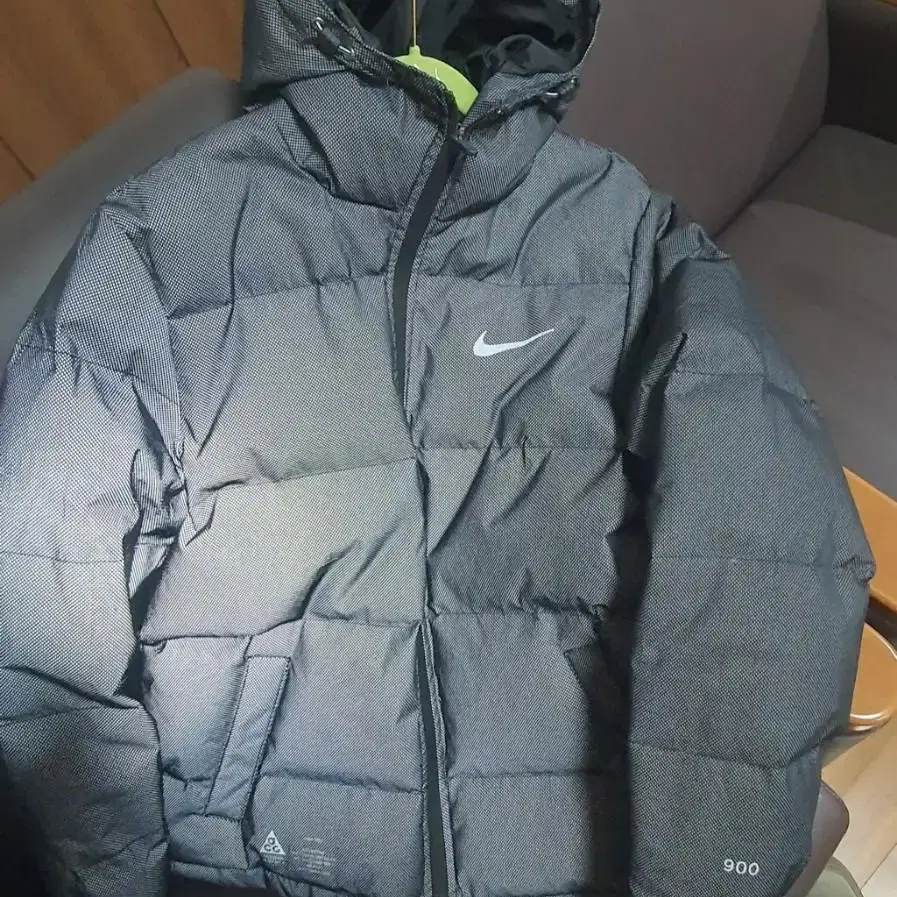 여성 nike acg 다운 자켓 L사이즈