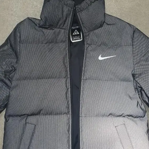 여성 nike acg 다운 자켓 L사이즈