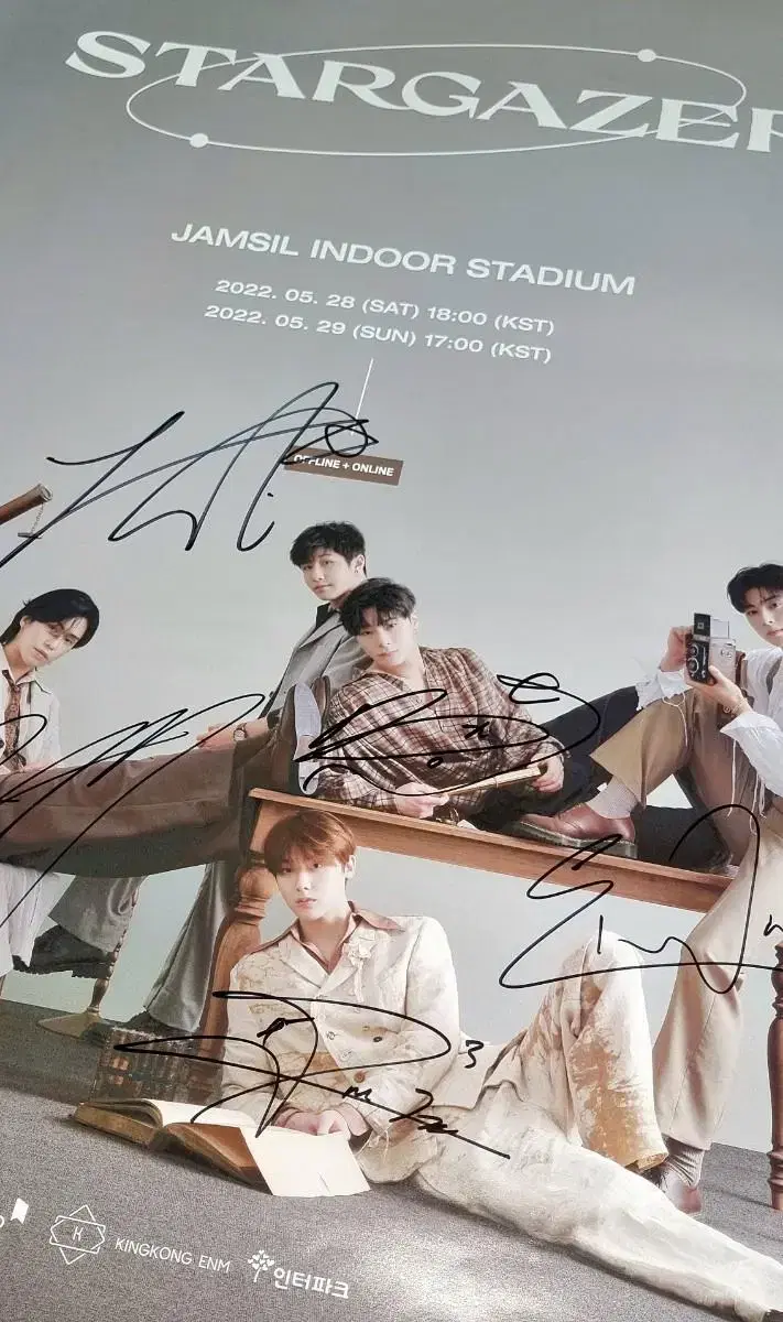 (Rare) ASTRO astro Autographed Concert poster WTS