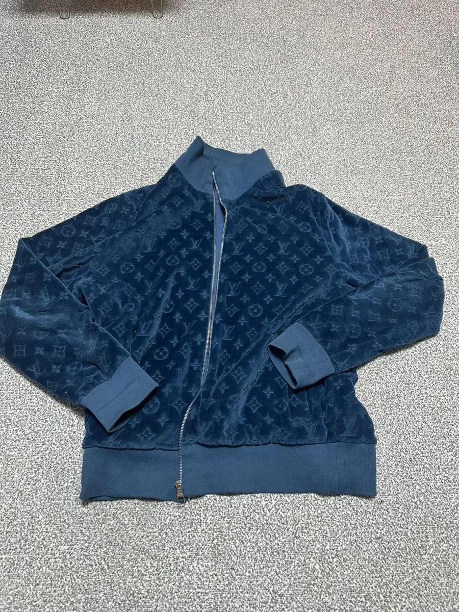 Louis Vuitton Velour Zip-up L