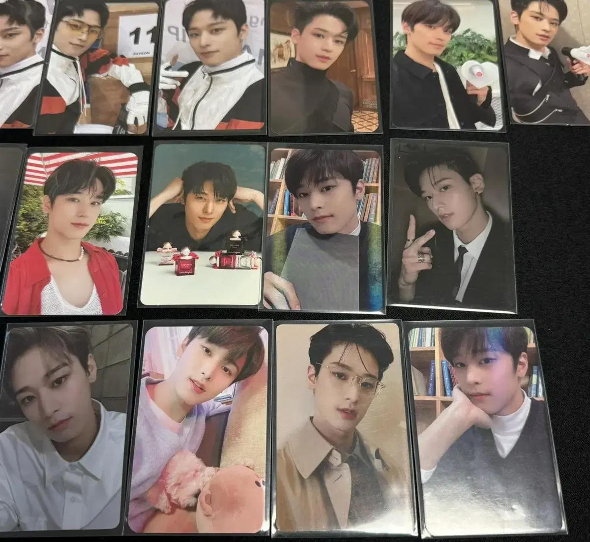 The Boyz juyeon lee juyeon Bulk of 22 photo cards.