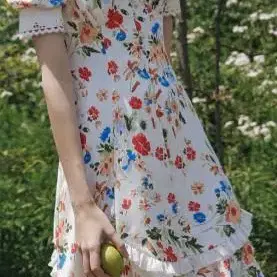 던드롭 fancy flower v neck puff dress