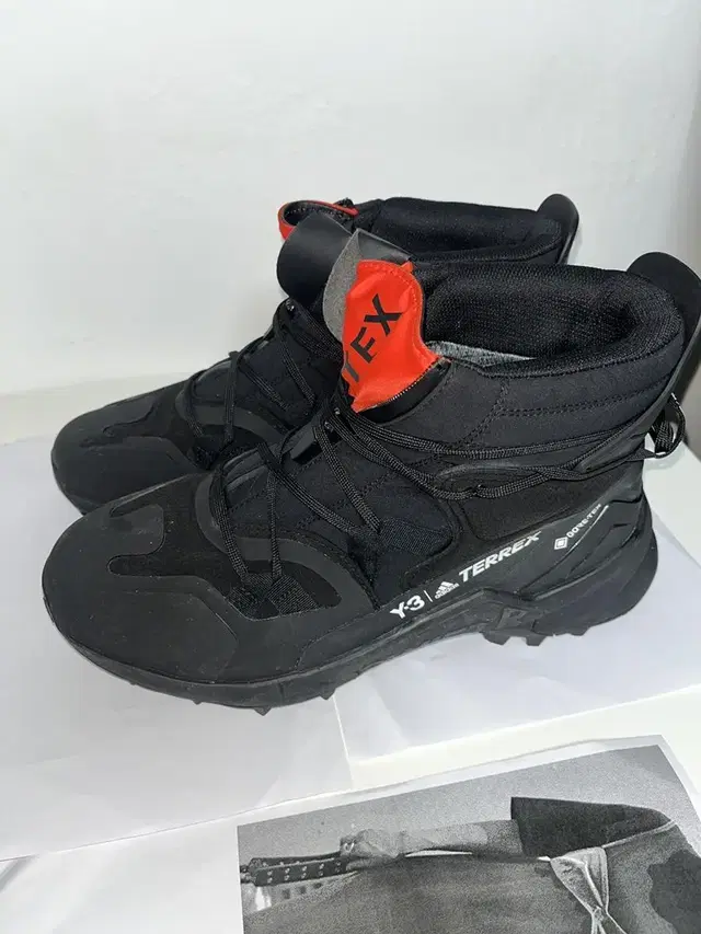 Y-3 고어텍스 TerrexSwift R3 GTX (UK9, 275)