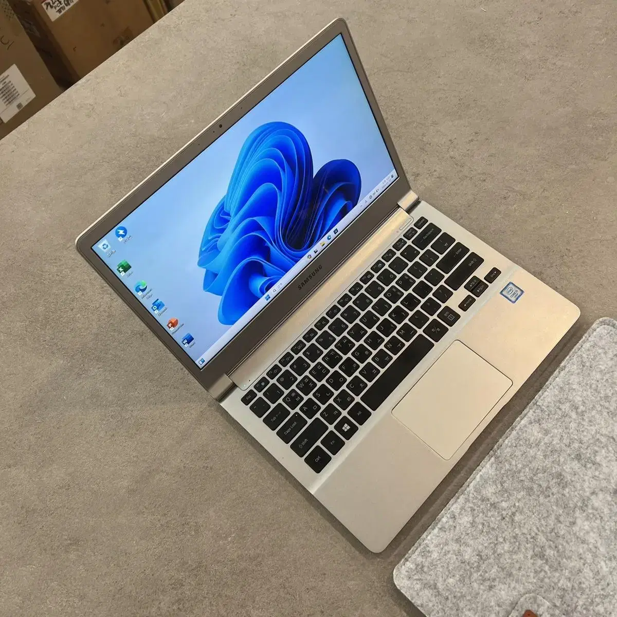 삼성 노트북 9 메탈 i5-6200/램8GB