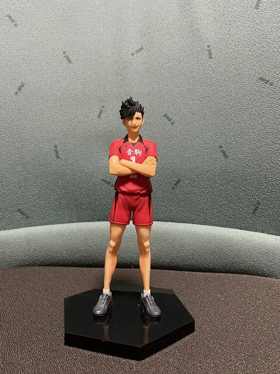 Haikyuu Kuroo Figures