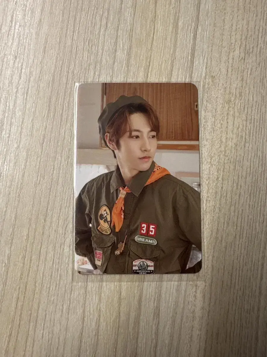 NCT Summer Kit withdrama pre-order benefit renjun photocard I'm handing it over.