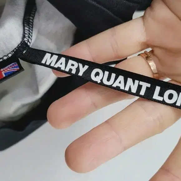 MARY QUANT LONDON 홀터넥 슬리브리스 나시