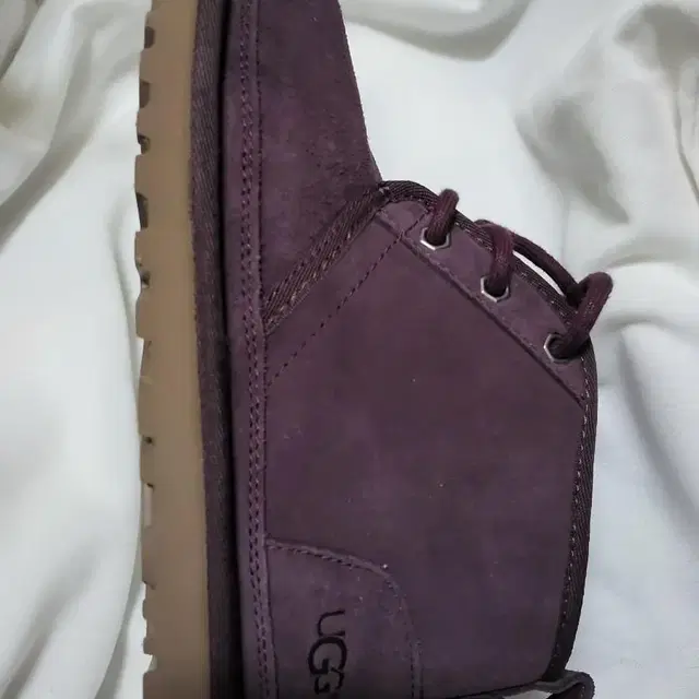 ugg230