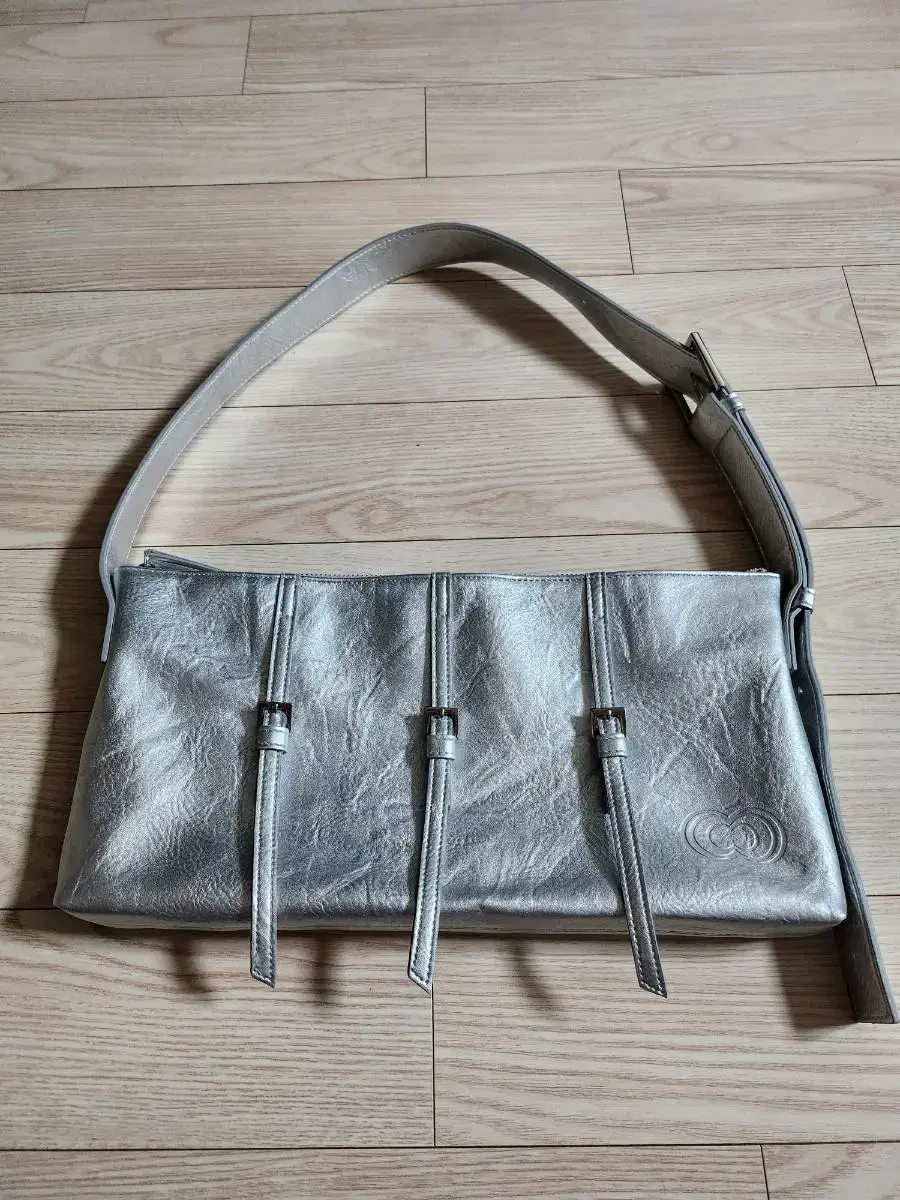 콜로신스 Raspail Square Bag Silver 팜 반택포