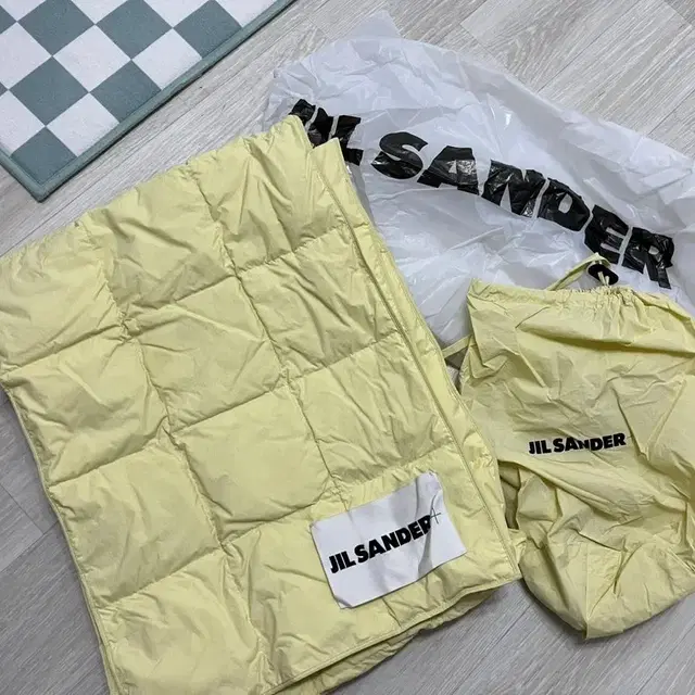 JILSANDER 질샌더 퀼팅 다운 머플러 크림옐로우