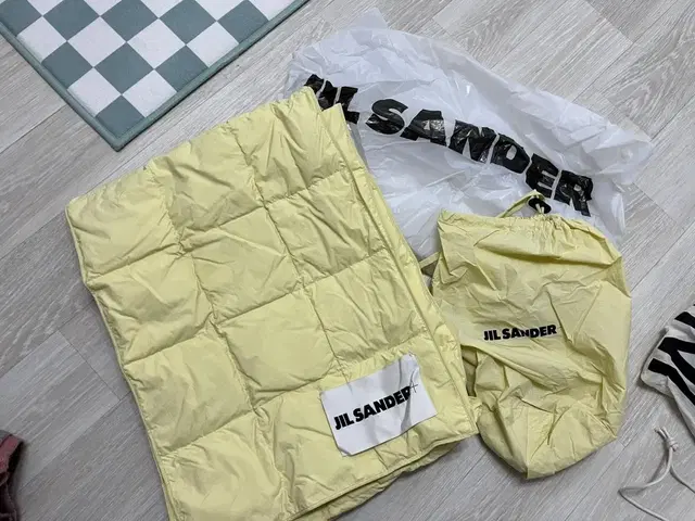 JILSANDER 질샌더 퀼팅 다운 머플러 크림옐로우