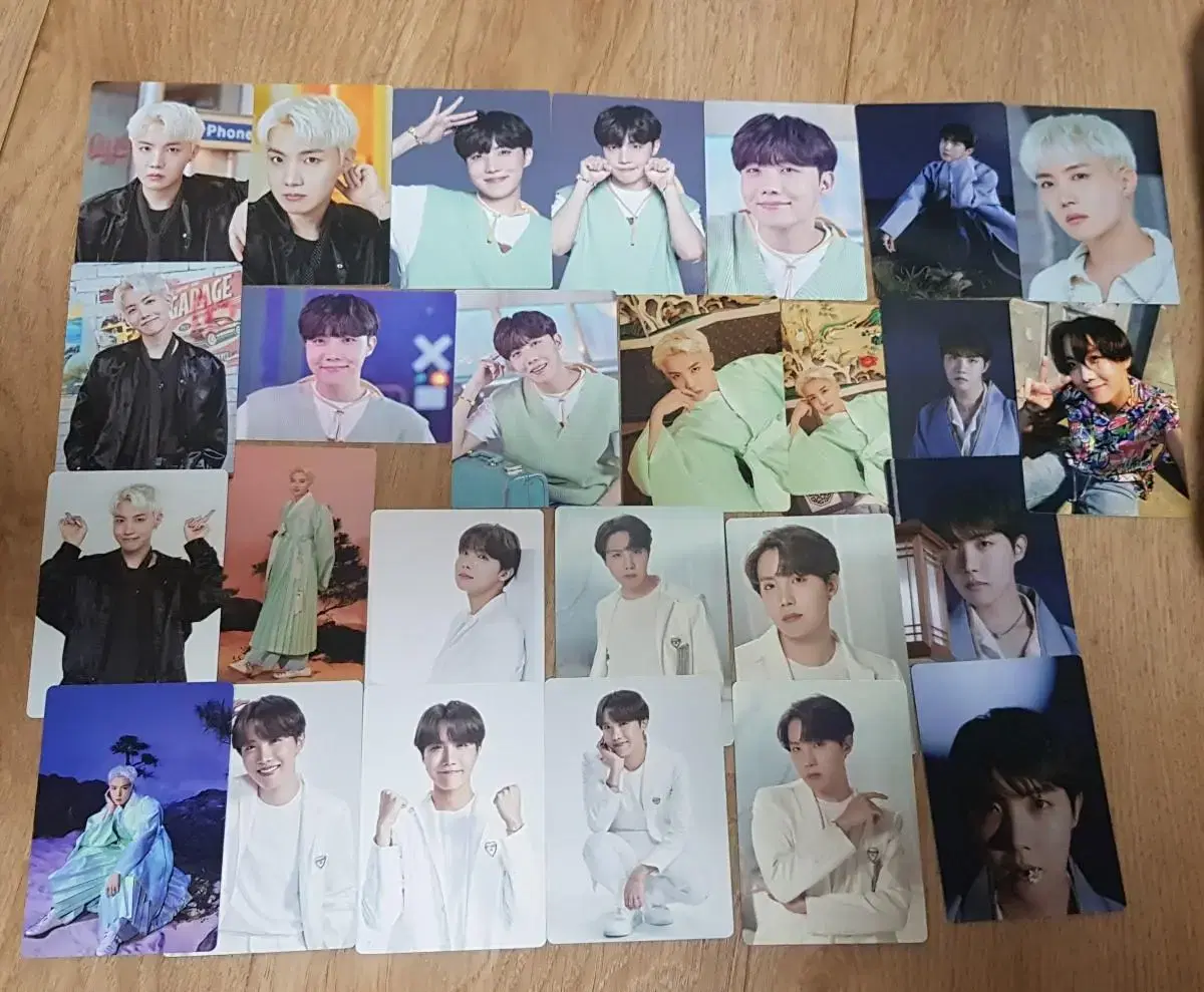 BTS Charms. j-hope Mini Photocard Bang Bang Con Map The Sol Dalma Jung Puttudan