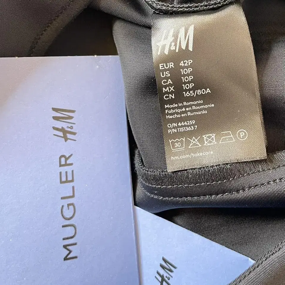 뮈글러 X H&M 저지 컷아웃 팬츠 EU42