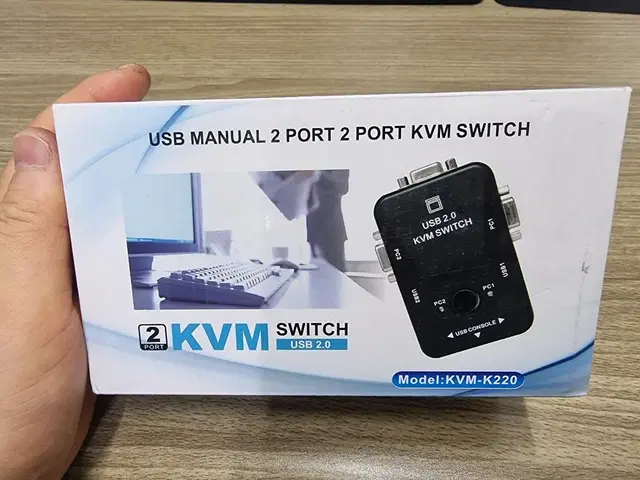 KVM 2포트 스위치  미사용 새 상품 팝니다 (RGB 2포트)