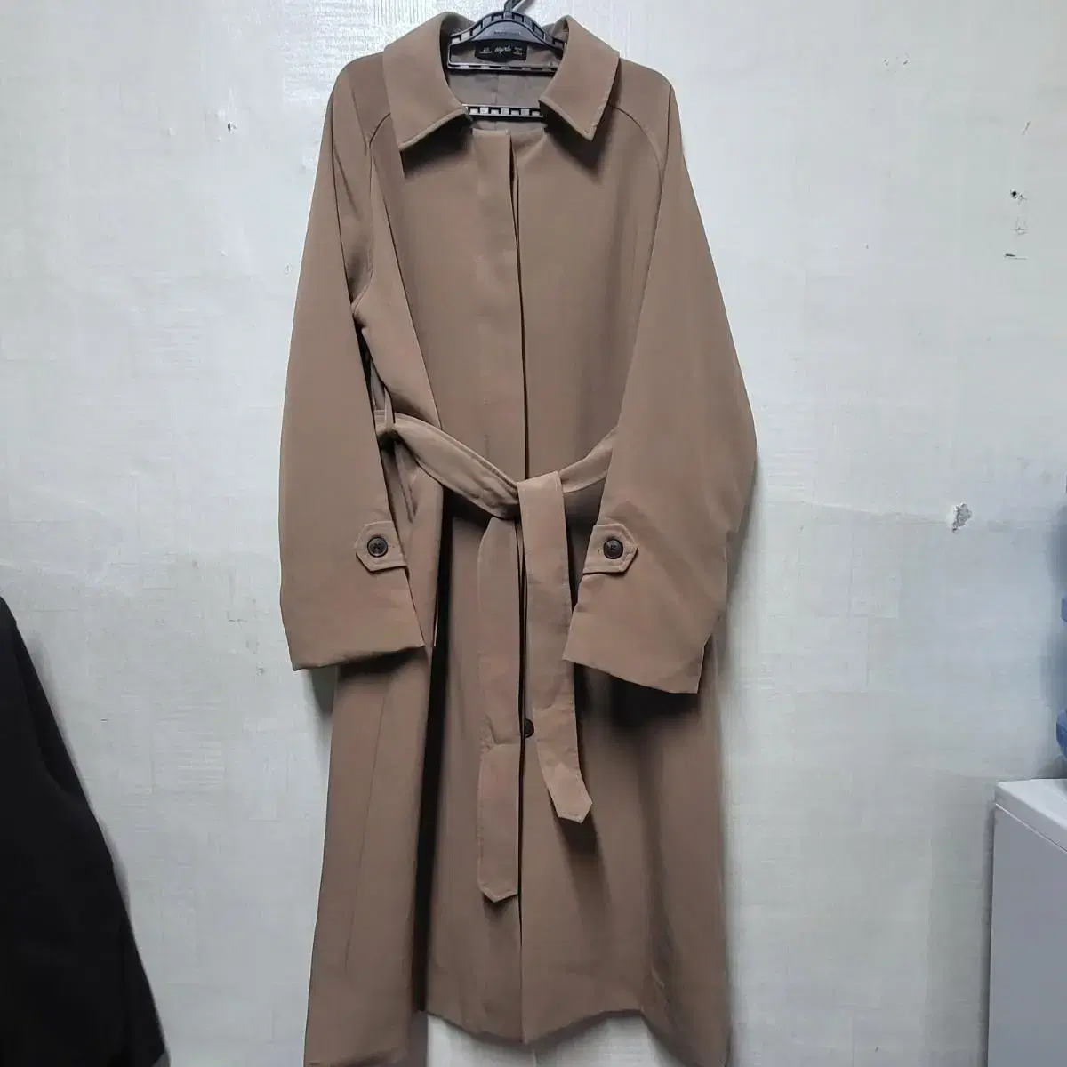 Yukyuk Girls' trench coat