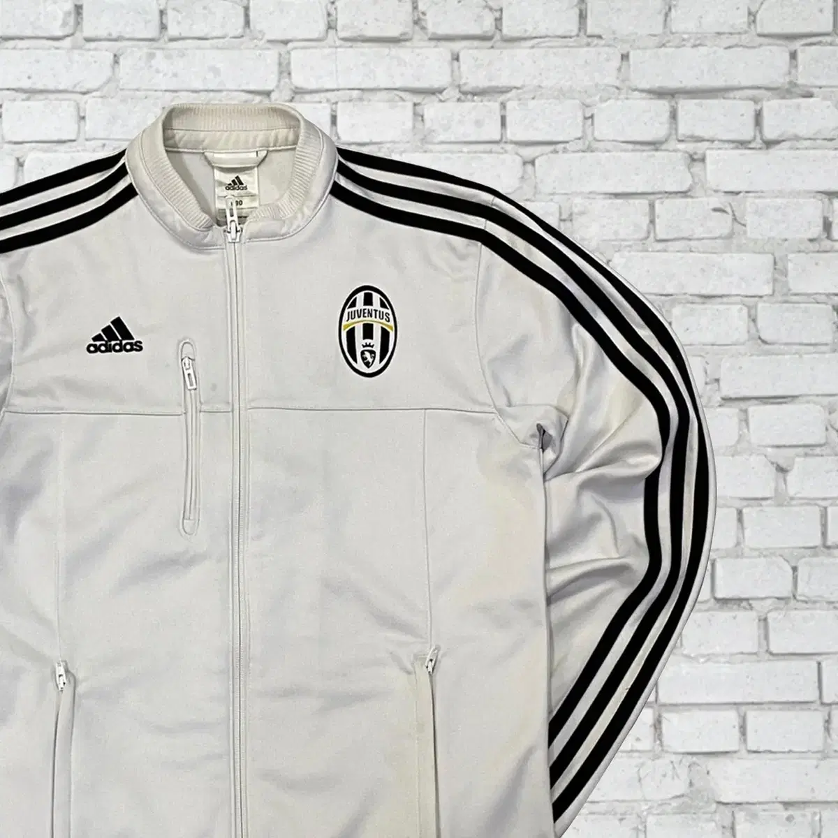 (536) adidas Juventus Vintage Jersey 90