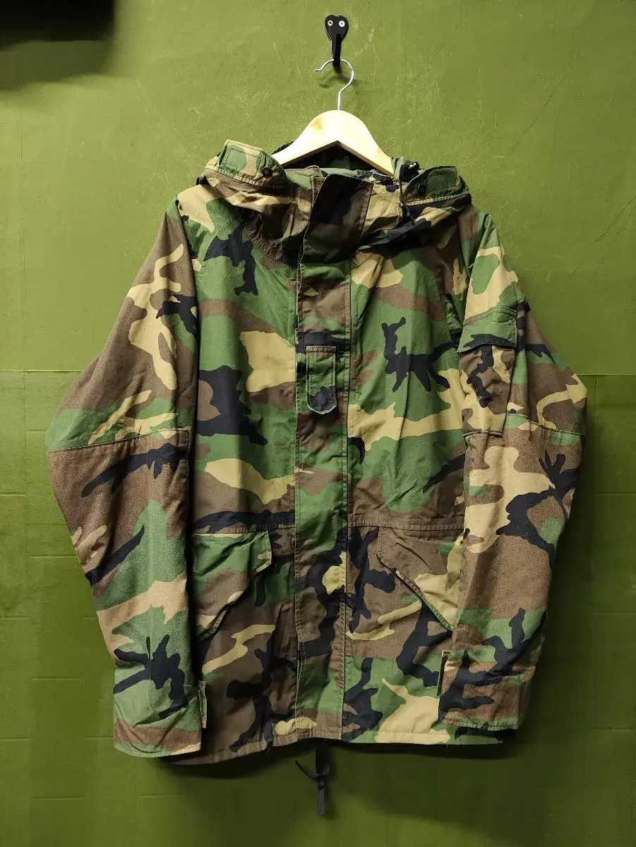 00s US Army ECWCS Late Woodland Gore-Tex Jacket