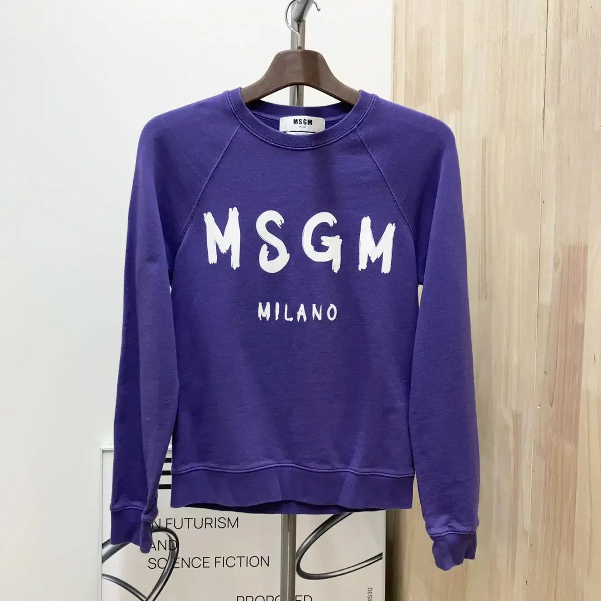 MSGM 밀라노 퍼플 빅로고 디테일 맨투맨