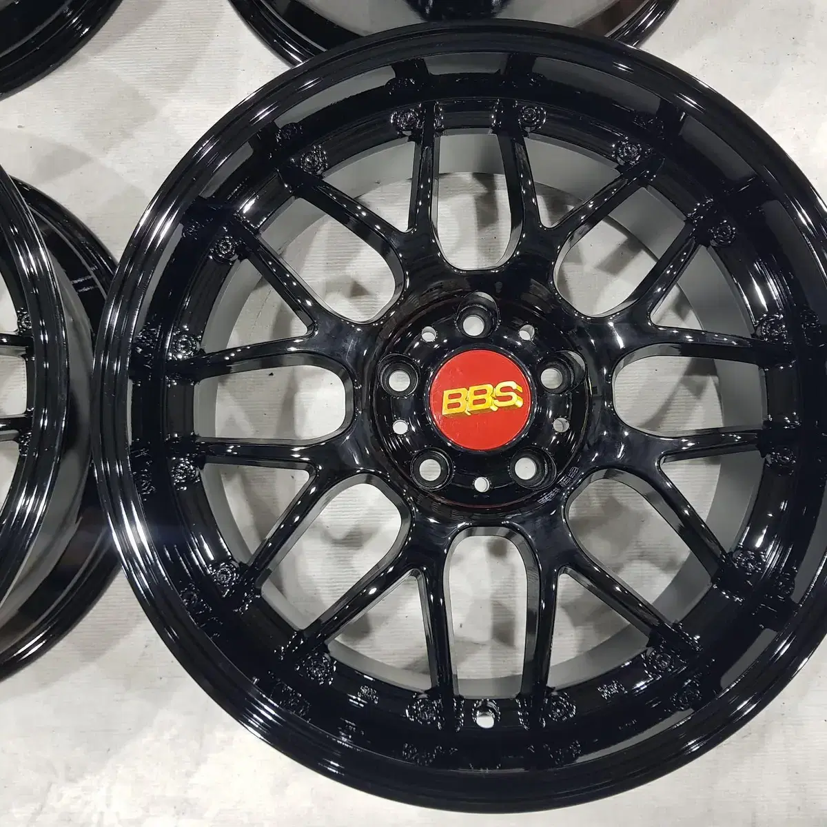 18인치 사제 중고휠 BBS RS-GT 유광블랙 팝니다