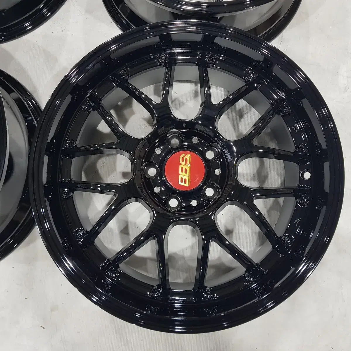 18인치 사제 중고휠 BBS RS-GT 유광블랙 팝니다