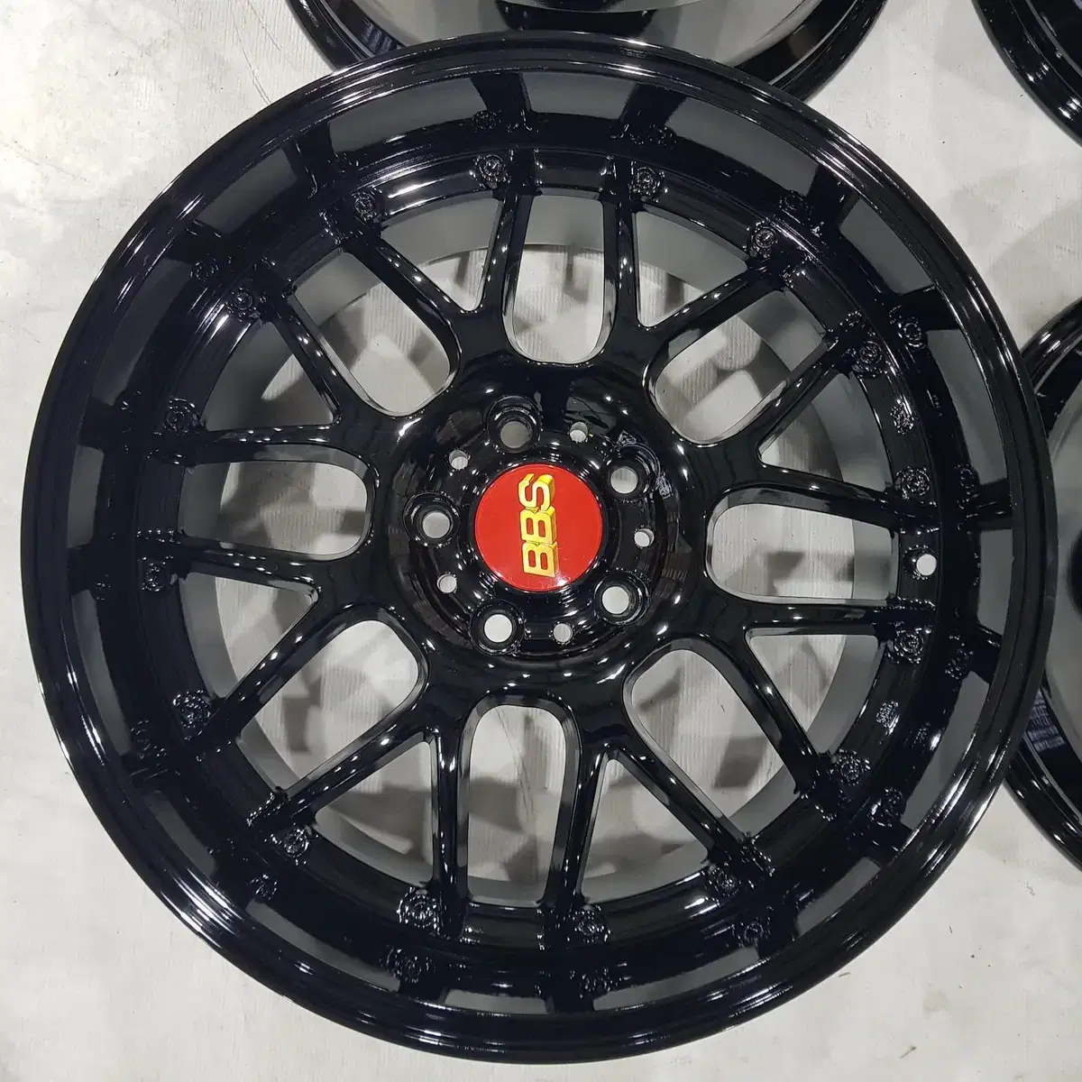 18인치 사제 중고휠 BBS RS-GT 유광블랙 팝니다