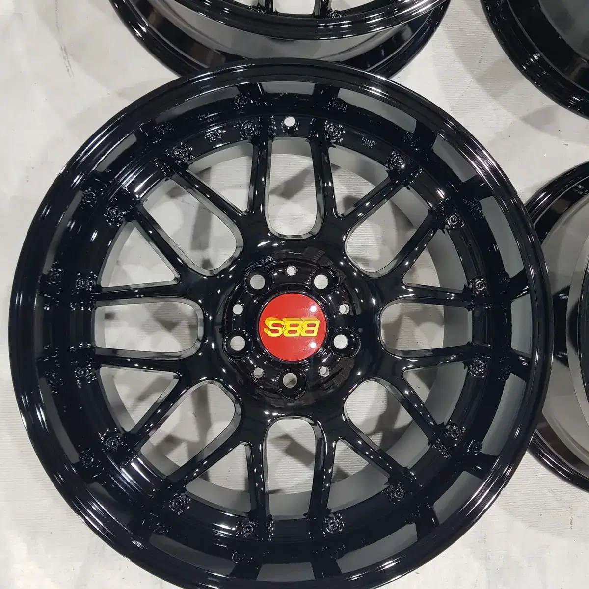 18인치 사제 중고휠 BBS RS-GT 유광블랙 팝니다