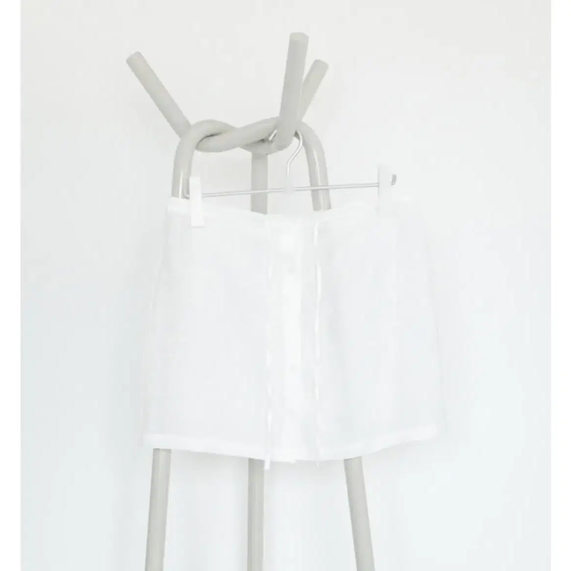 오무수히 salt layered button skirt