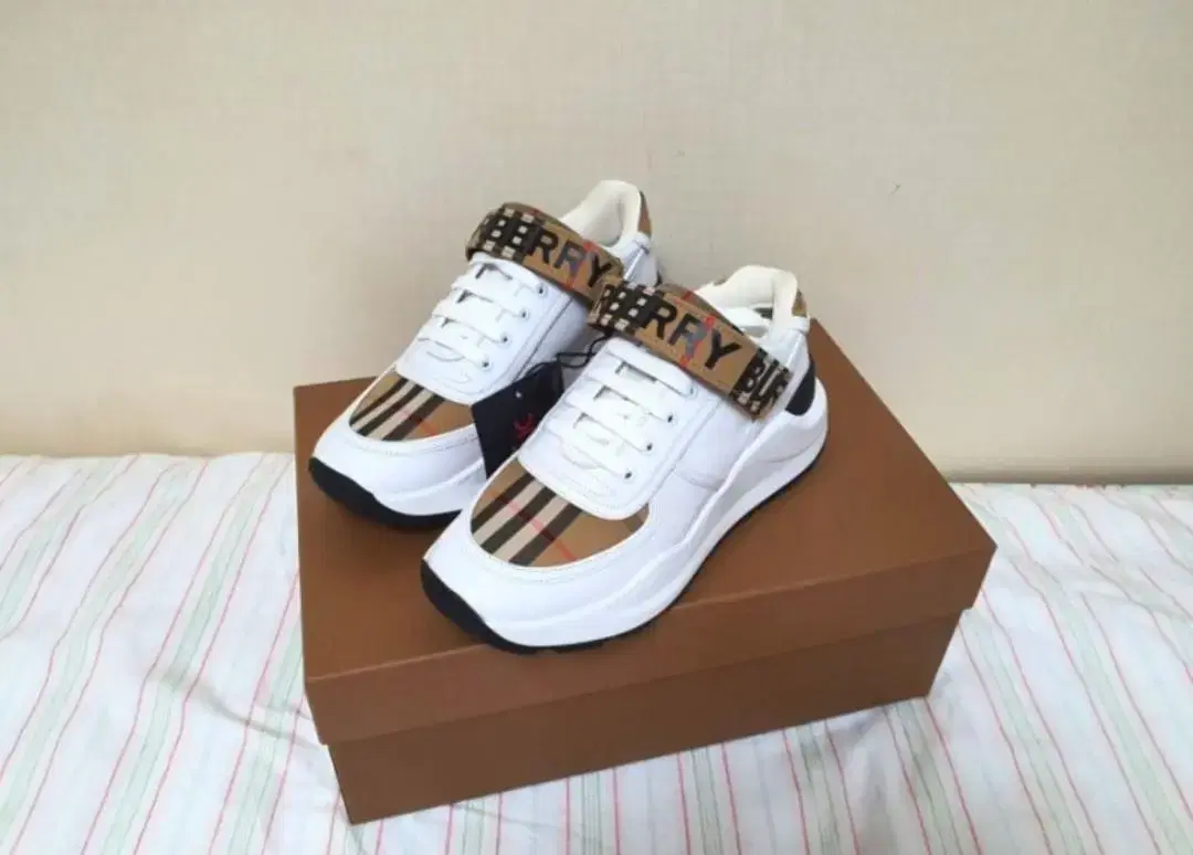 Burberry Velcro Sneakers Genuine 255-260