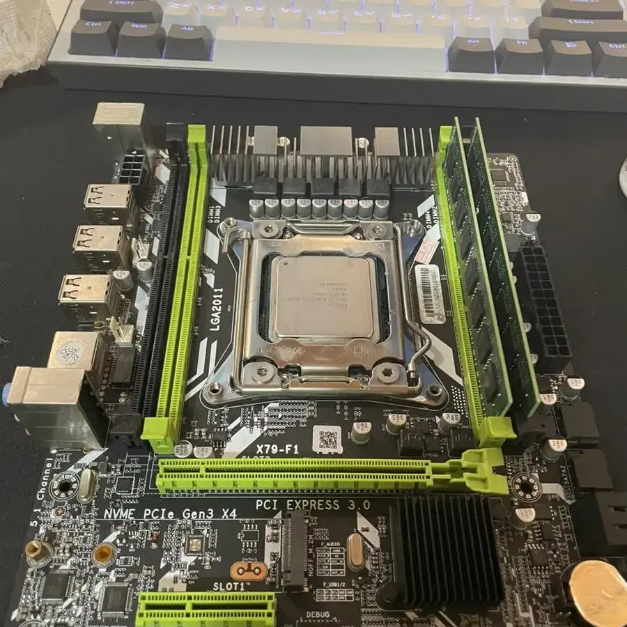 E5 2650 v2, ddr3 8g 2개, 메인보드