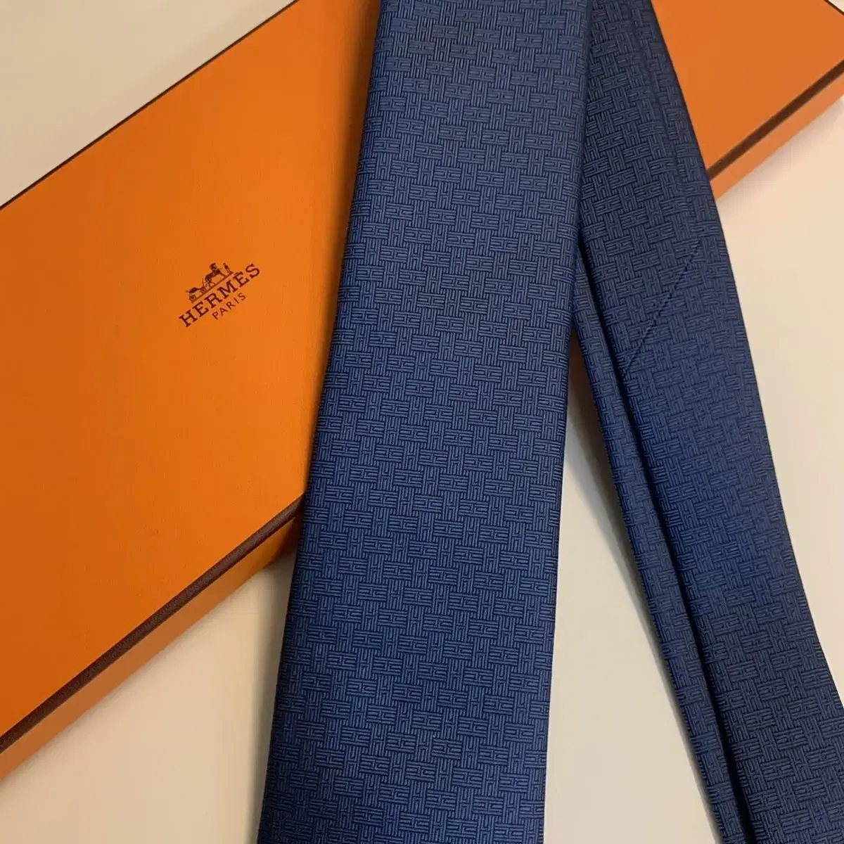 (새상품) 에르메스 명품넥타이 H로고 모노그램 7cm (HERMES)