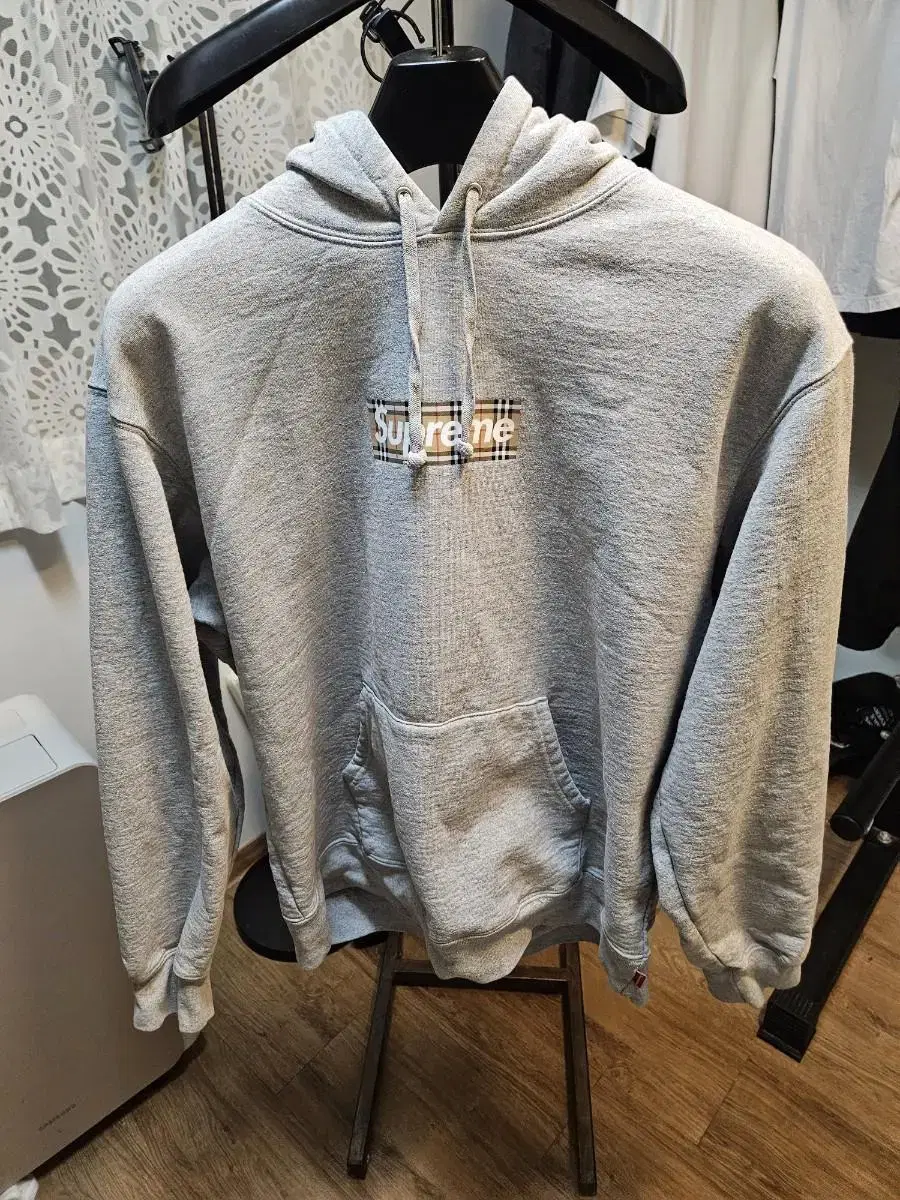 Supreme Burberry Hoodie Grey size L