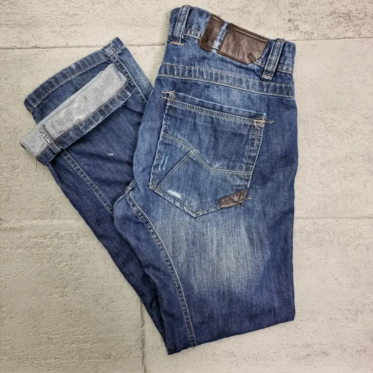 [33] Springfield Button-Fly Denim Pants