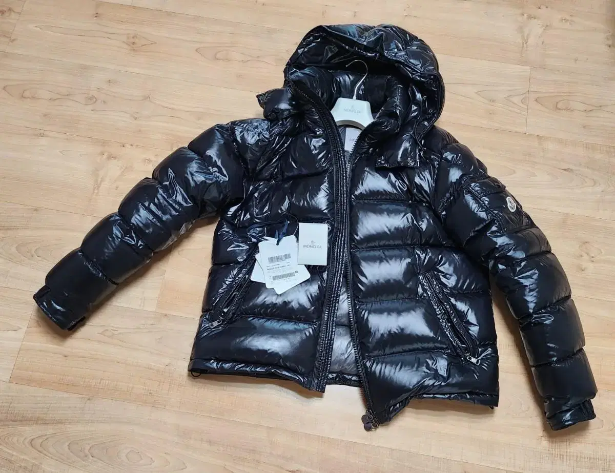 23FW Moncler maya Black hooded padded jacket componentsO size 5