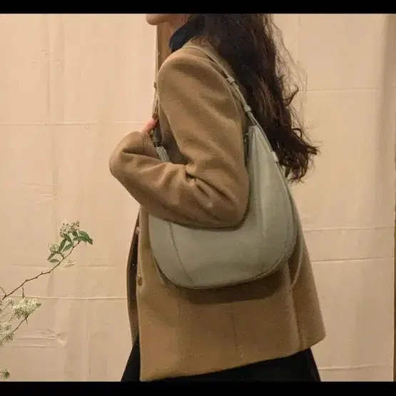 폴뉴아 Oval Bag Sage - Vintage 정가 34만원