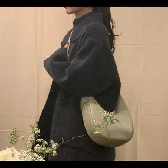 폴뉴아 Oval Bag Sage - Vintage 정가 34만원