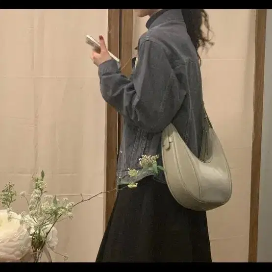 폴뉴아 Oval Bag Sage - Vintage 정가 34만원