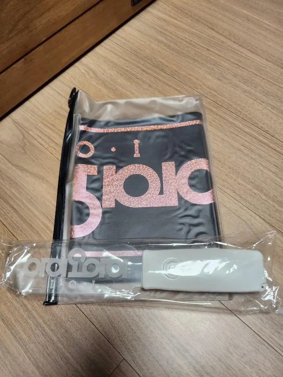 I.O.I slogan, lightstick