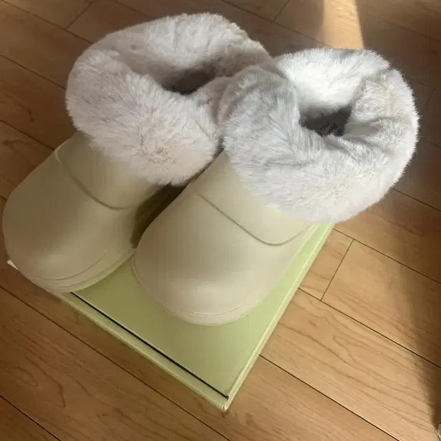 HAYDEN FUR COLLAR CLOG - BUTTER