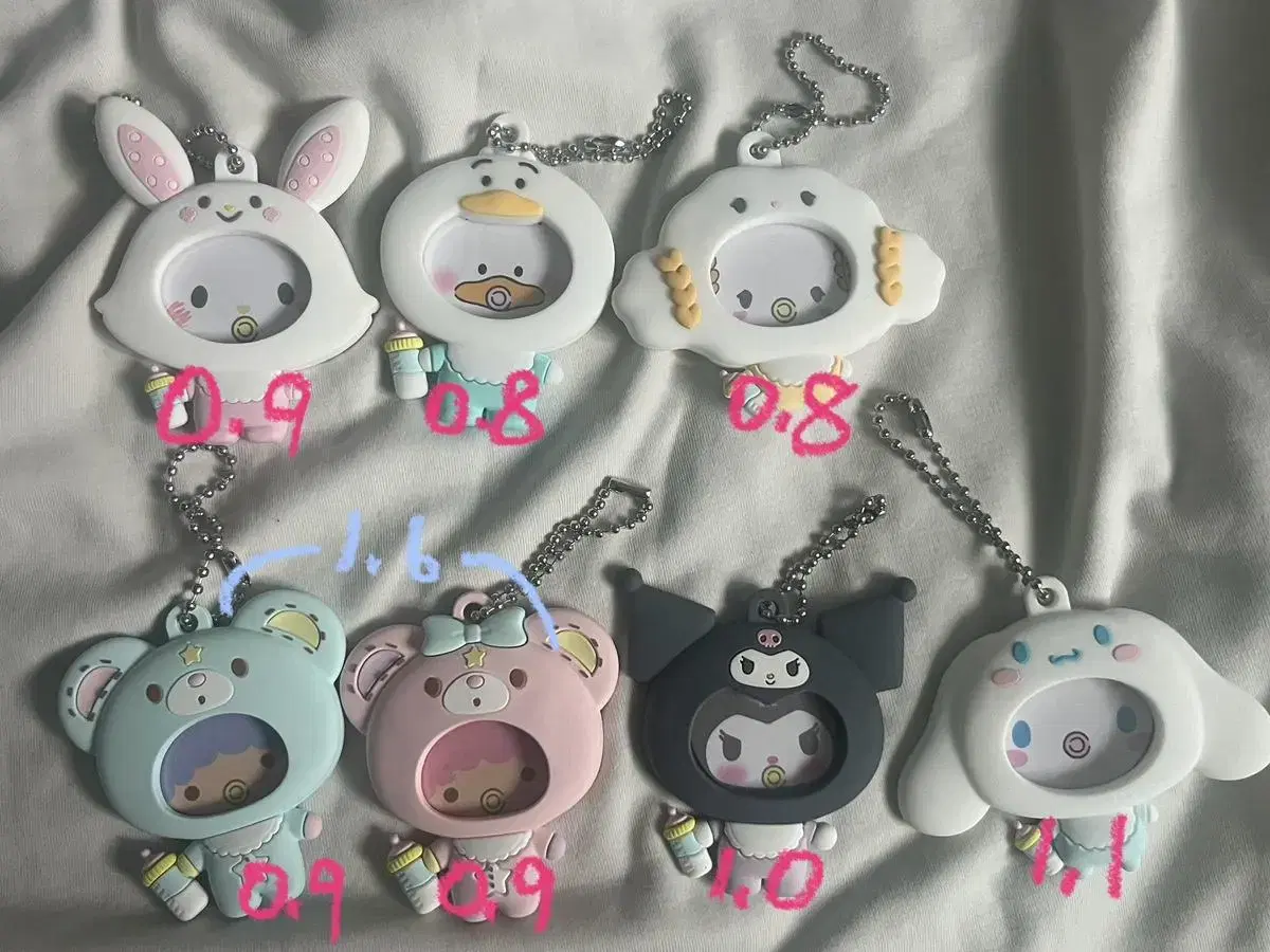 Sanrio Random Photo Badge Baby Version