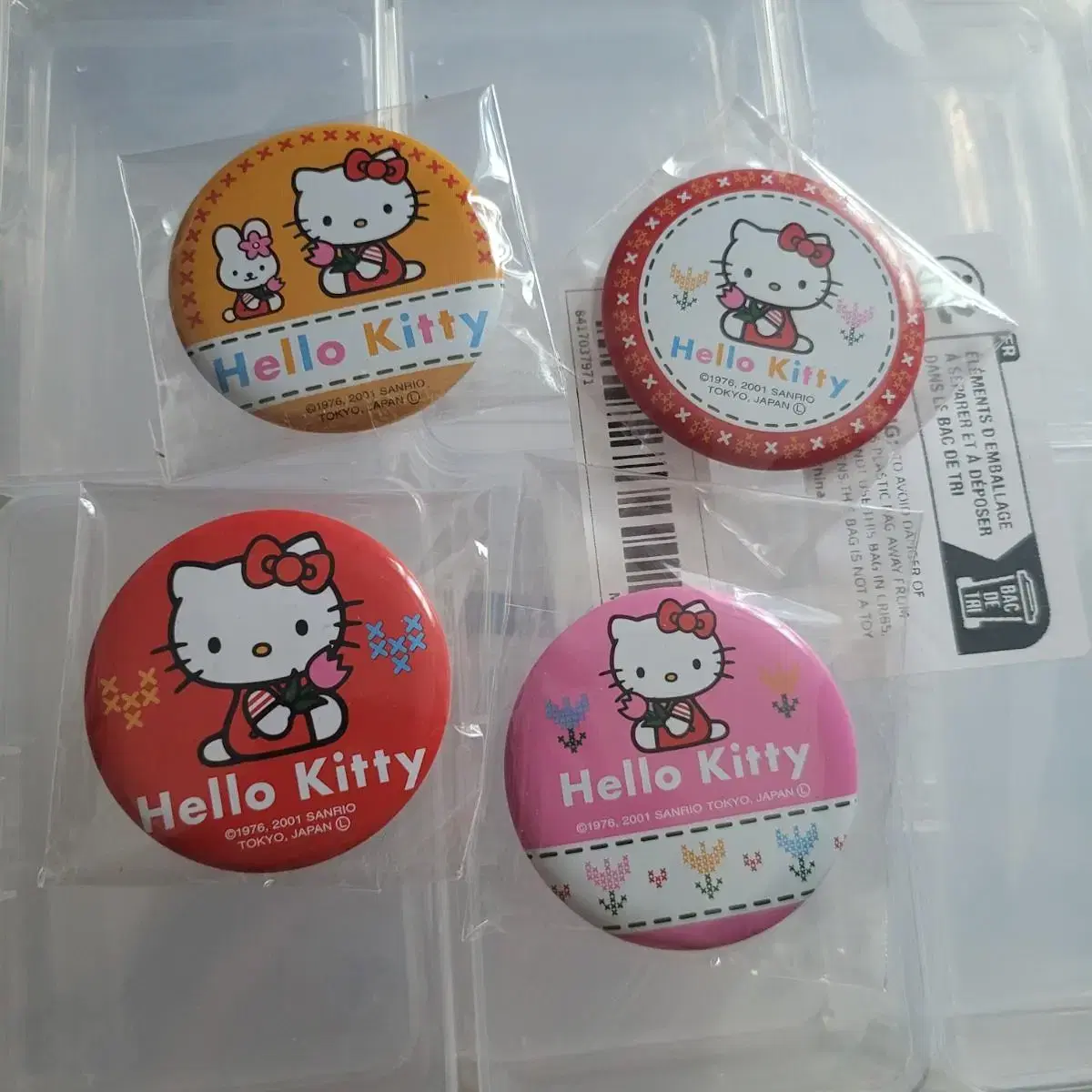 Hello Kitty can badge