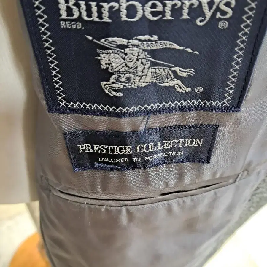 Burberry cashmere wool blaizer